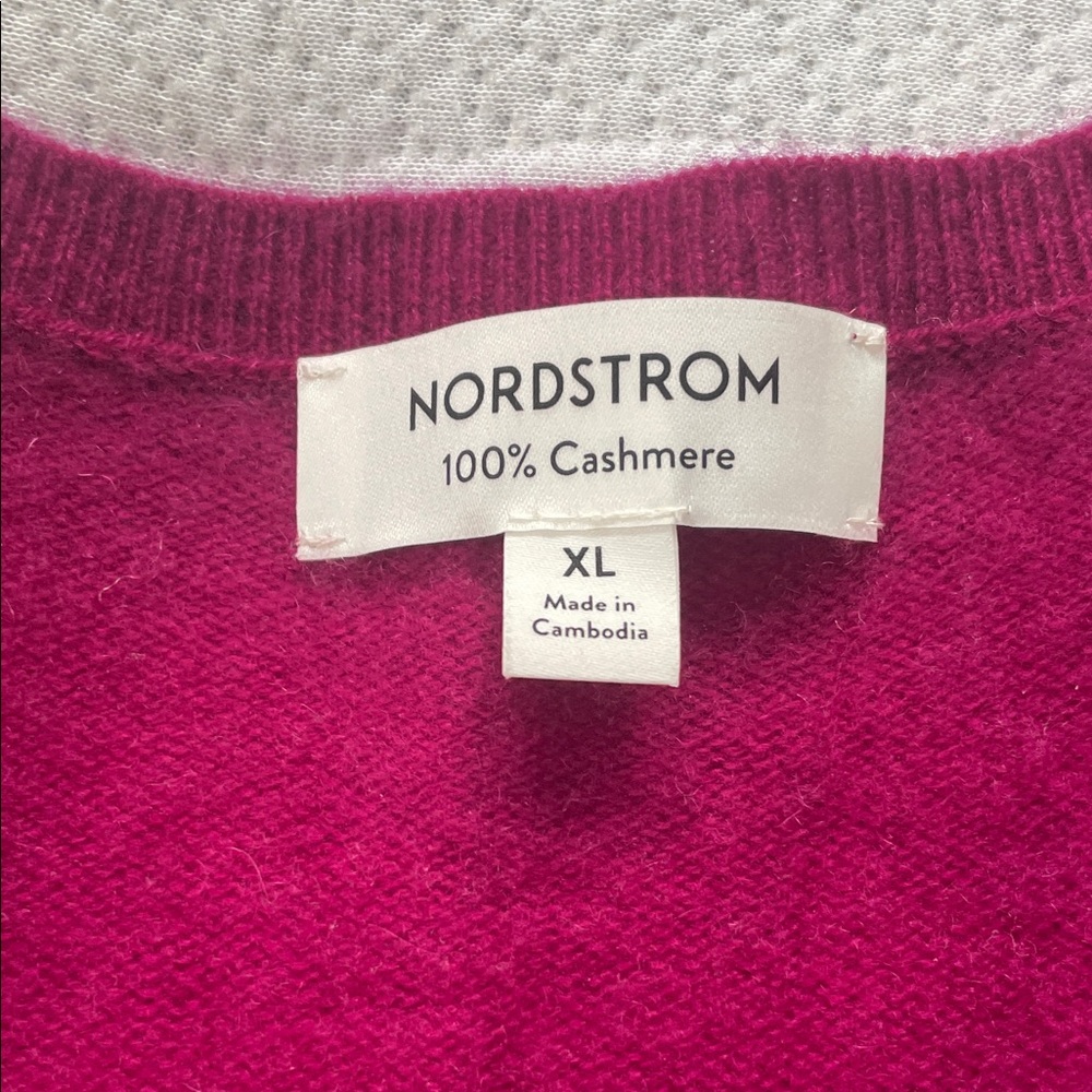 Nordstrom Women's Cashmere V-Neck Sweater - Magenta - Picture 4 of 5